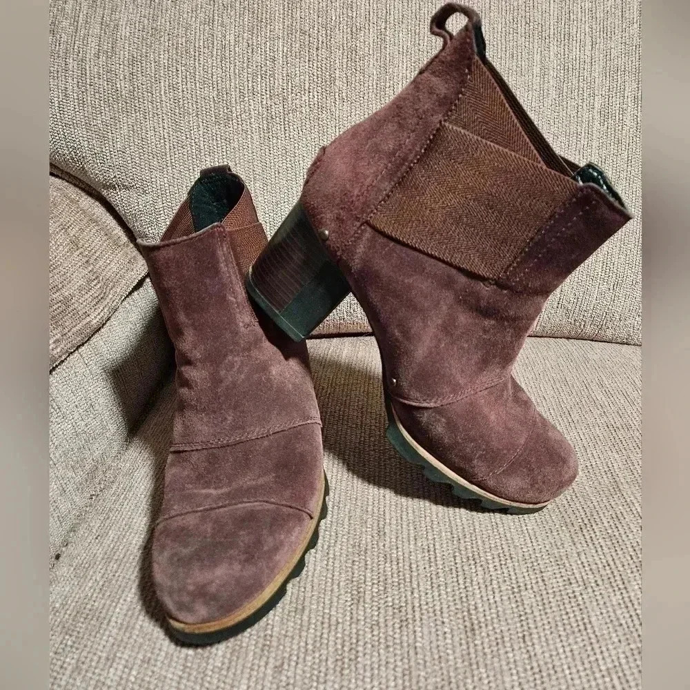 Sorel Women's Addington Chelsea Boots Sz 8.5 Redwood Waterproof Suede Block Heel
